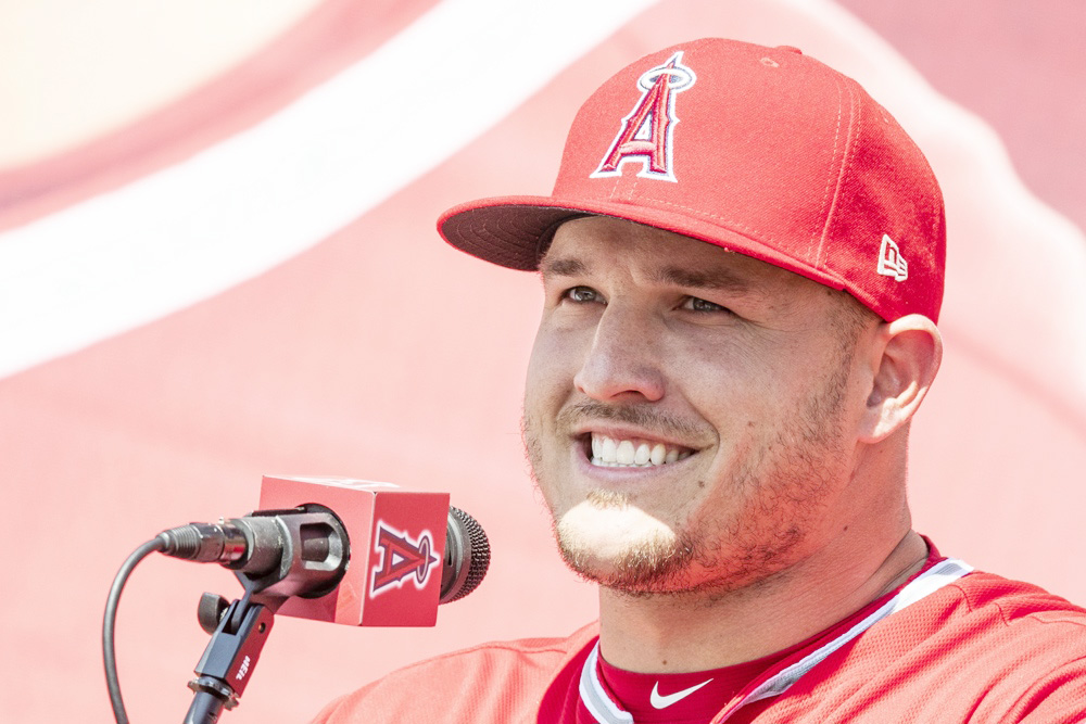 Ronel Blanco se mete en la fiesta de Mike Trout, Kyle Tucker y Yainer Díaz