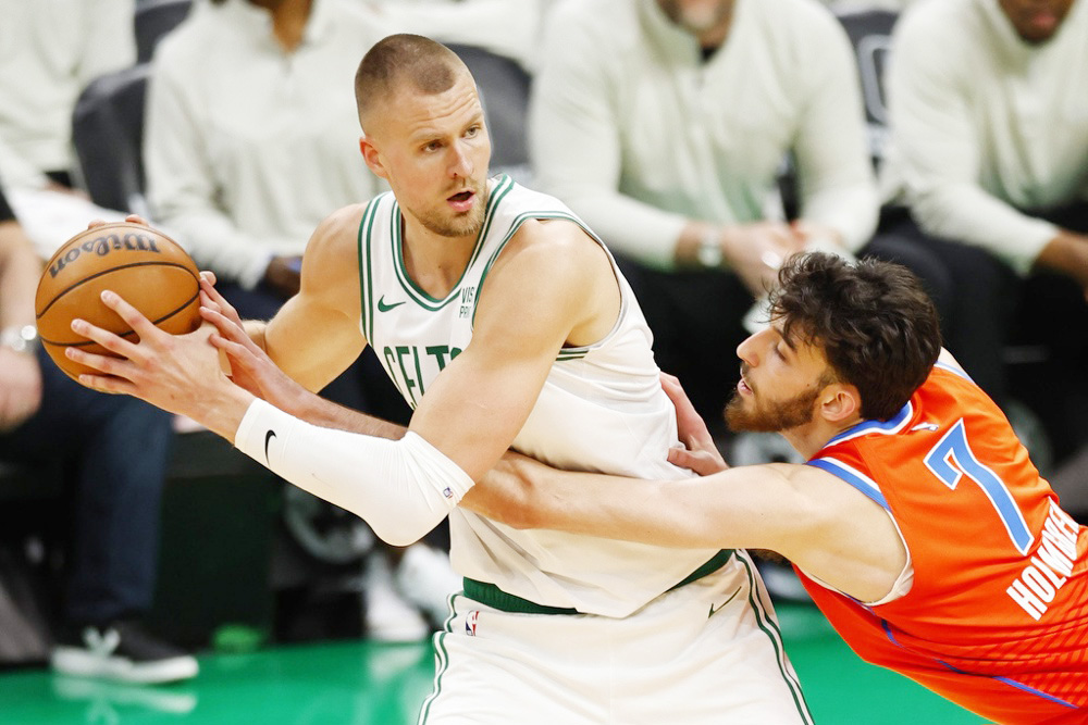 Los Celtics se aseguran el factor cancha y los Suns trepan al ‘playoff’ de la NBA