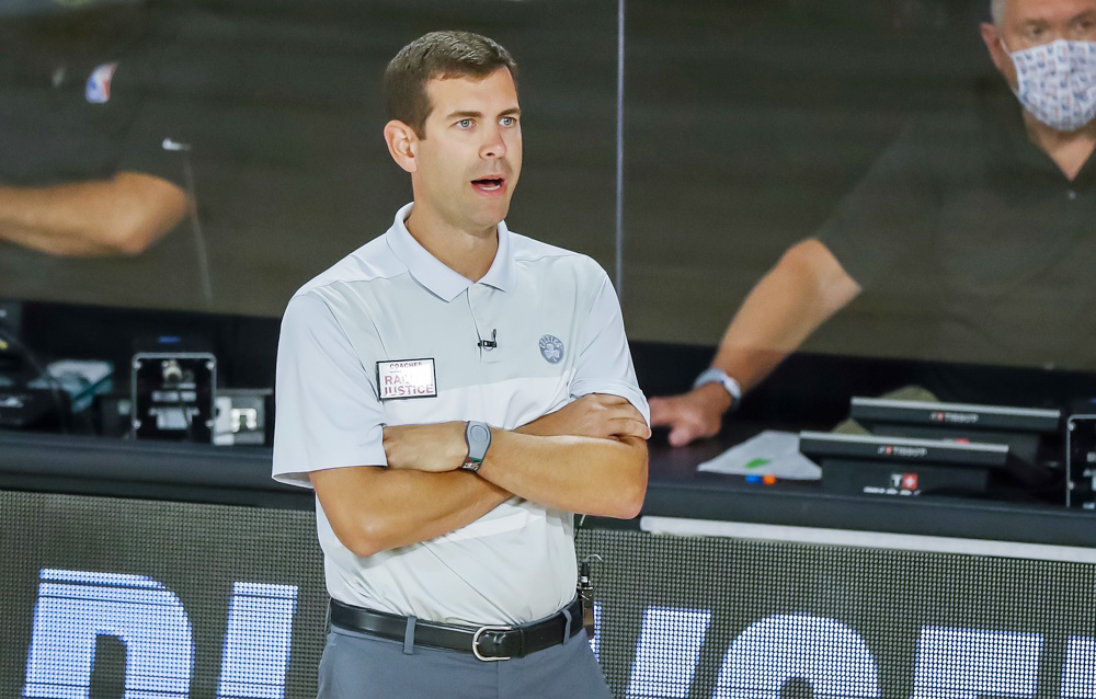 Brad Stevens de los Boston Celtics, ejecutivo del año en la NBA