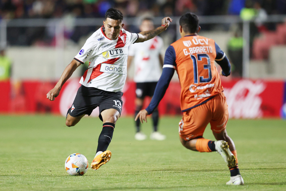2-0. Cuéllar y Martínes colocan a Always Ready en la cima del grupo A de la Sudamericana