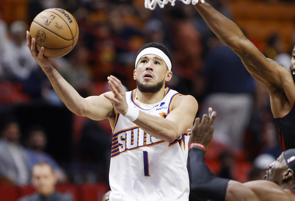111-124. Booker con los Suns destroza con 52 puntos a los Pelicans, en duelo clave en el Oeste de la NBA