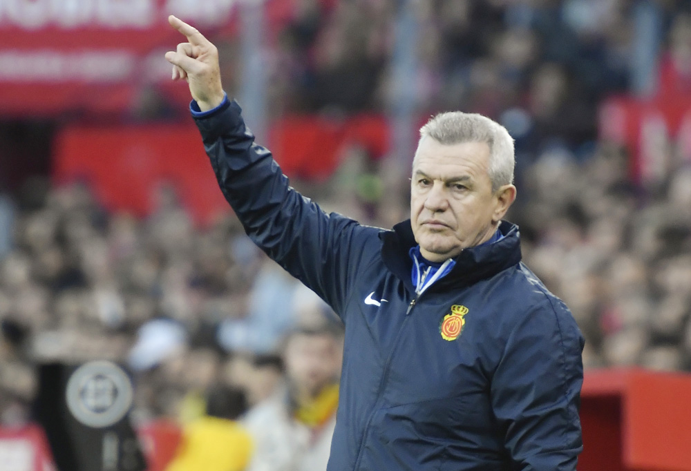Javier Aguirre: “En Sevilla nos jugamos nuestro futuro en Primera”