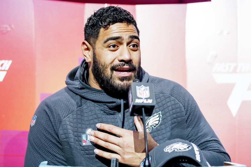 El australiano Jordan Mailata firma extensión con Eagles por 66 millones de dólares