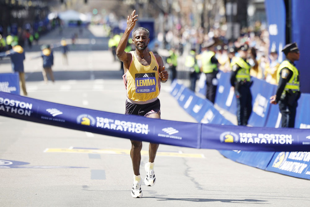Sisay Lemma gana el Maratón de Boston