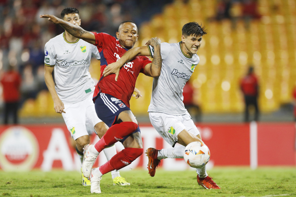 2-1. Independiente Medellín vence a Defensa y Justicia y planta cara en el Grupo A