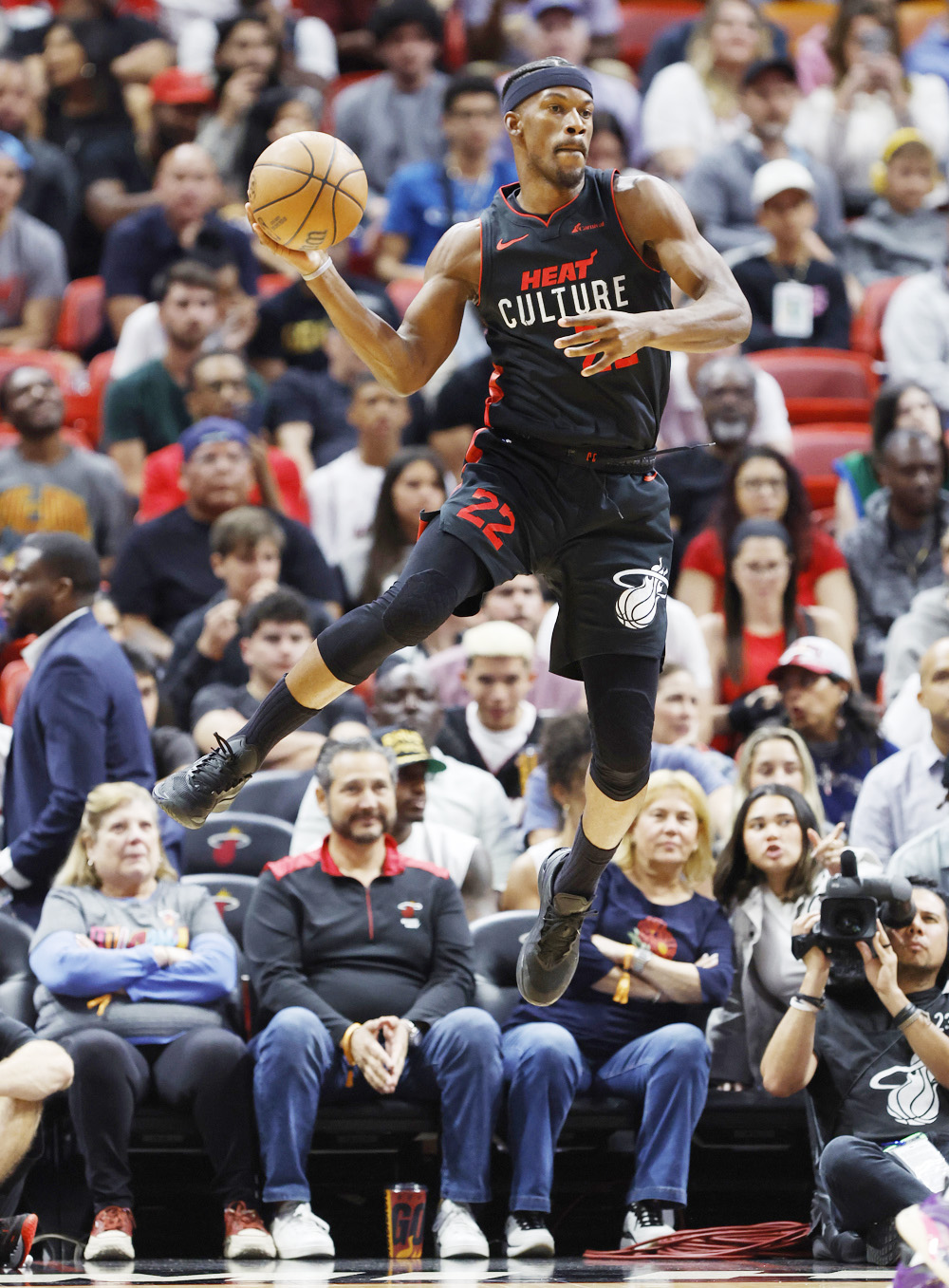 Los Heat temen que Jimmy Butler tenga una lesión de rodilla