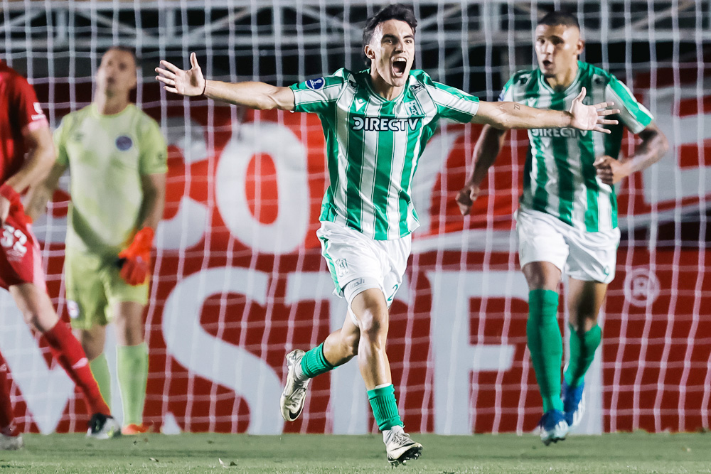 Un maltrecho Nacional paraguayo recibe a un Racing de Montevideo interesado en liderar el Grupo F