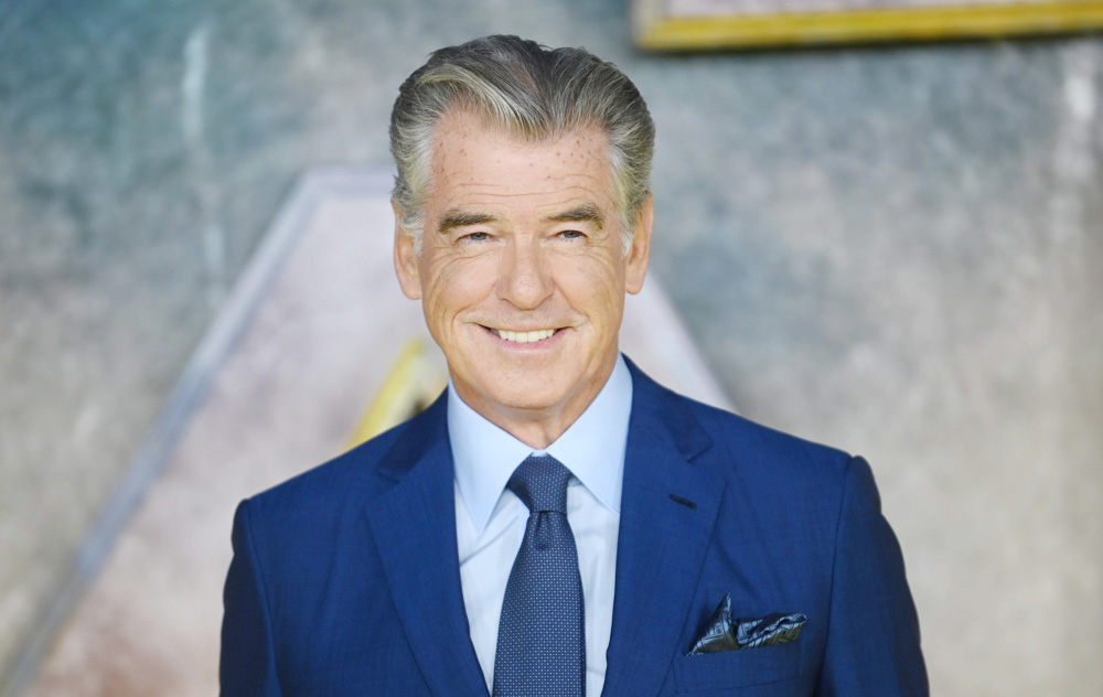 Pierce Brosnan se volverá a meter en la piel de un espía con el director Simon Barry