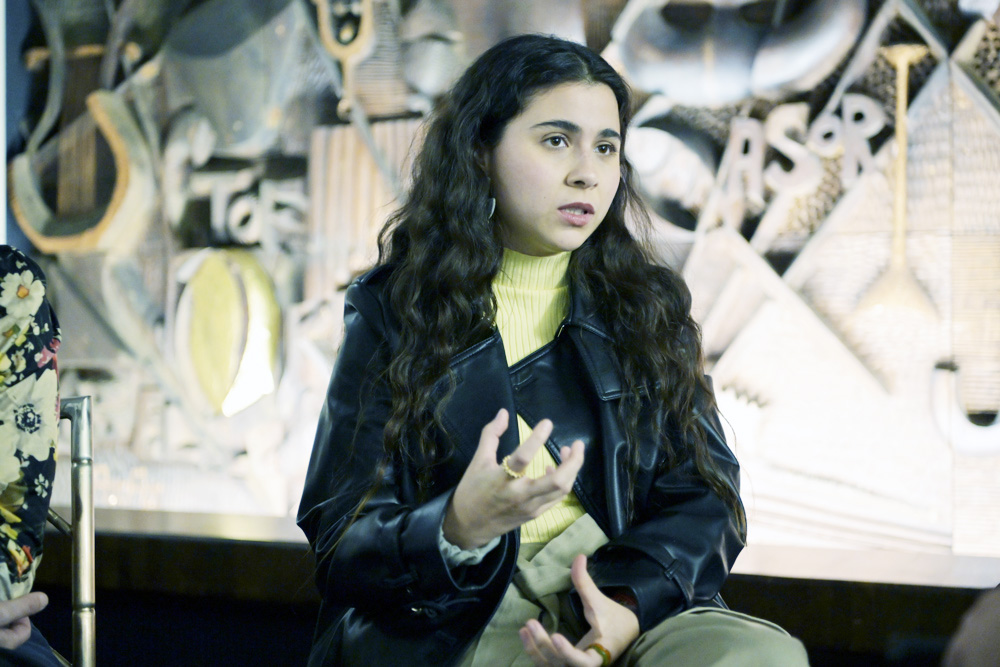 Silvana Estrada honra el recuerdo de las pioneras de la música latinoamericana con su arte