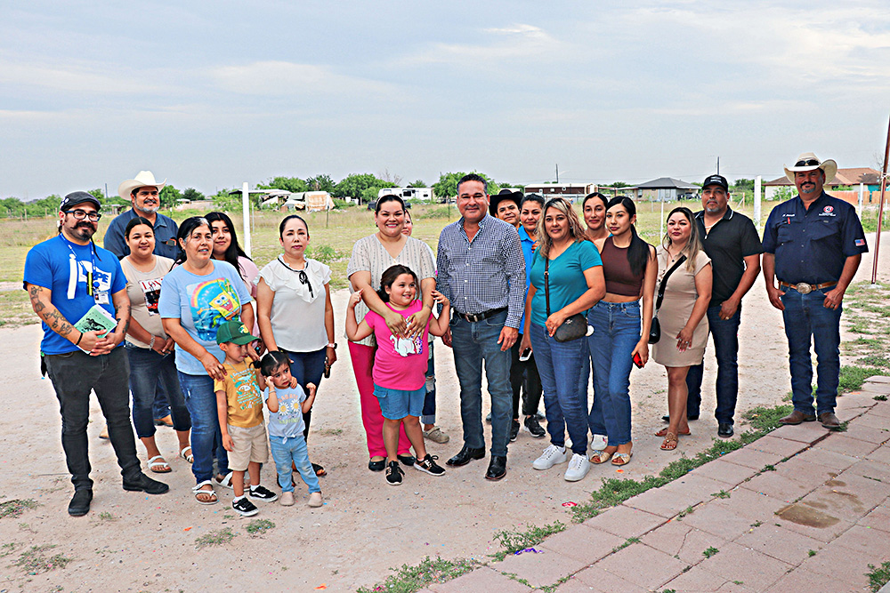 Celebran activación del alumbrado público en colonia Salida Del Sol Fase 6