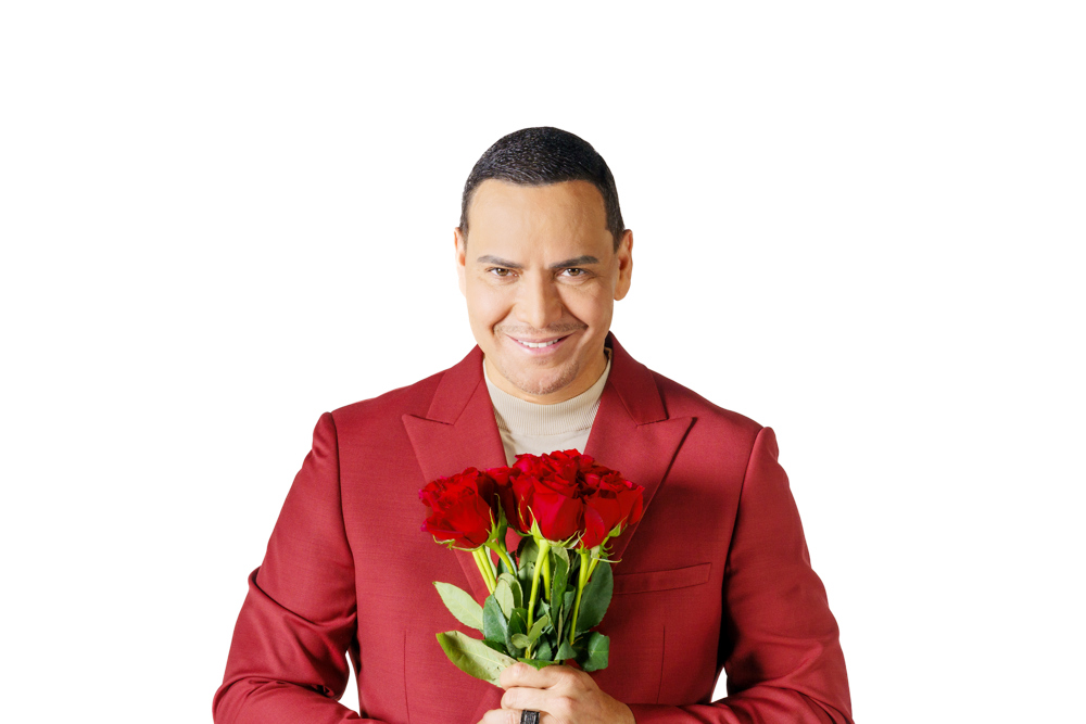 El puertorriqueño Víctor Manuelle presenta un nuevo disco inspirado en la salsa romántica