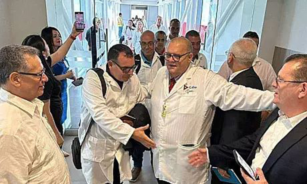 E. U. aplicará medidas para frenar “trafico” de médicos cubanos