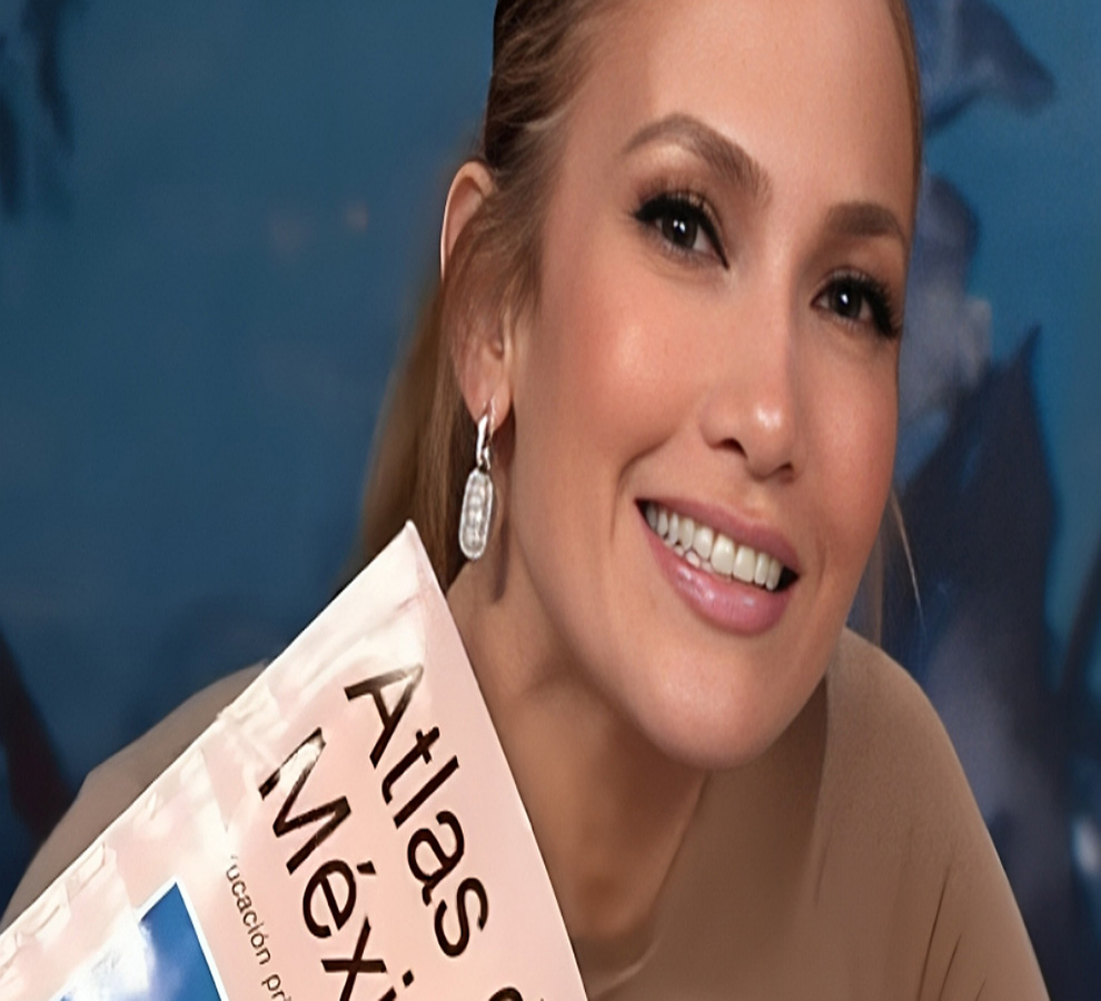 Jennifer Lopez causa furor al hojear el “Atlas de México” de la SEP