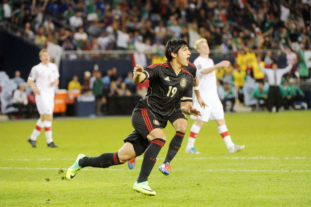 El mexicano Alan Pulido rescata al Sporting Kansas City en el último suspiro