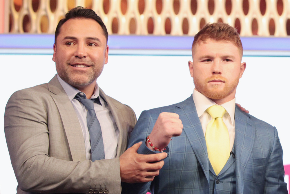 ‘Canelo’ Álvarez y De la Hoya a punto de los golpes; el campeón acusa de robo al promotor