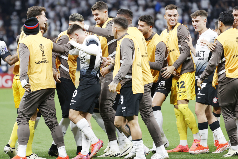 3-0. Corinthians desbanca a Racing y se mete directo a los octavos de la Sudamericana