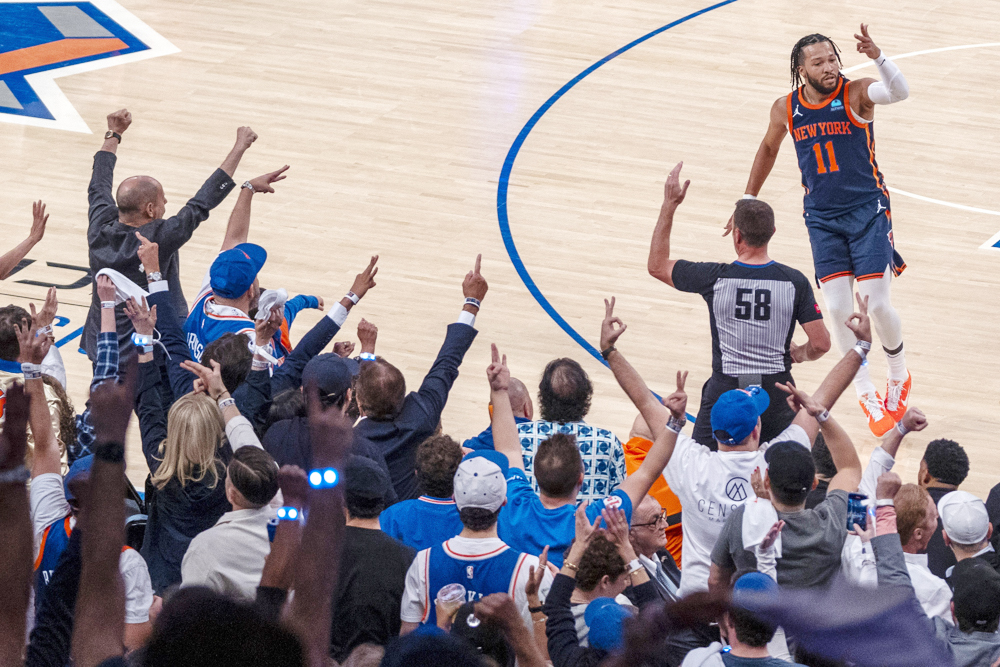 130-121. Los Knicks ganan contra viento y marea