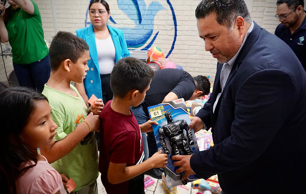 Entregó INDEX Reynosa cientos de juguetes por el Día del Niño