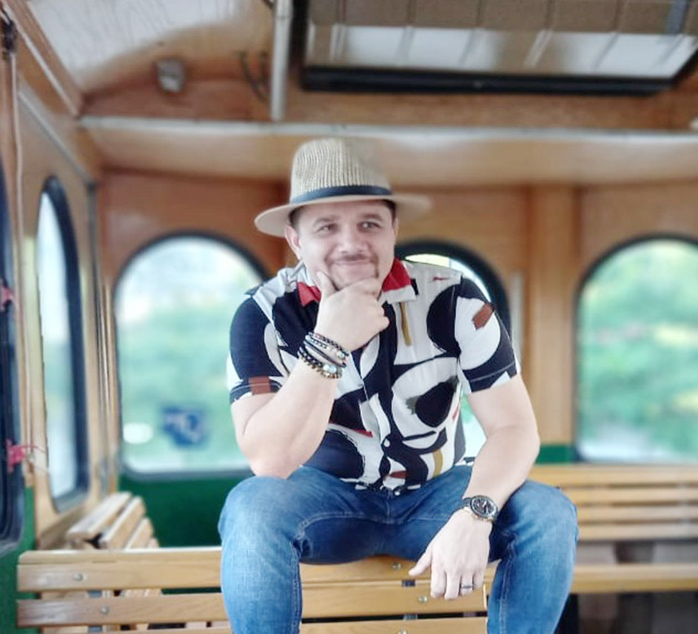 Otoniel Román lanza su nuevo sencillo “4 Deseos”