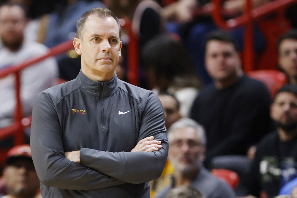 Los Phoenix Suns despiden al técnico Frank Vogel