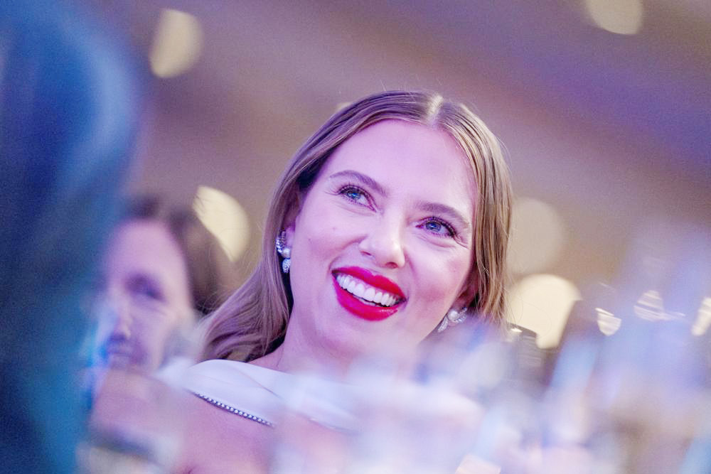 Scarlett Johansson dice que OpenAI aceptó a “regañadientes” pausar la voz de ChatGPT