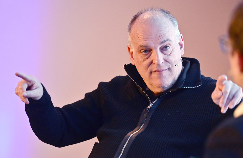 Javier Tebas cree que las sociedades anónimas deportivas "ayudarían" al fútbol argentino
