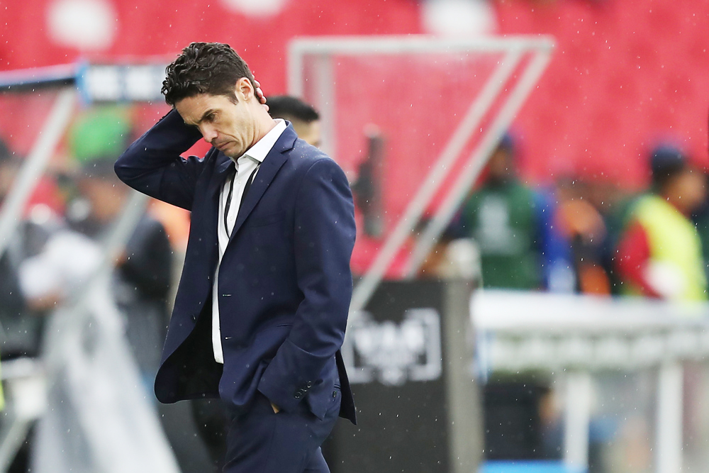 Una barra brava de la Liga de Quito amenaza al español Alcácer: “Renuncia, o te hacemos renunciar”