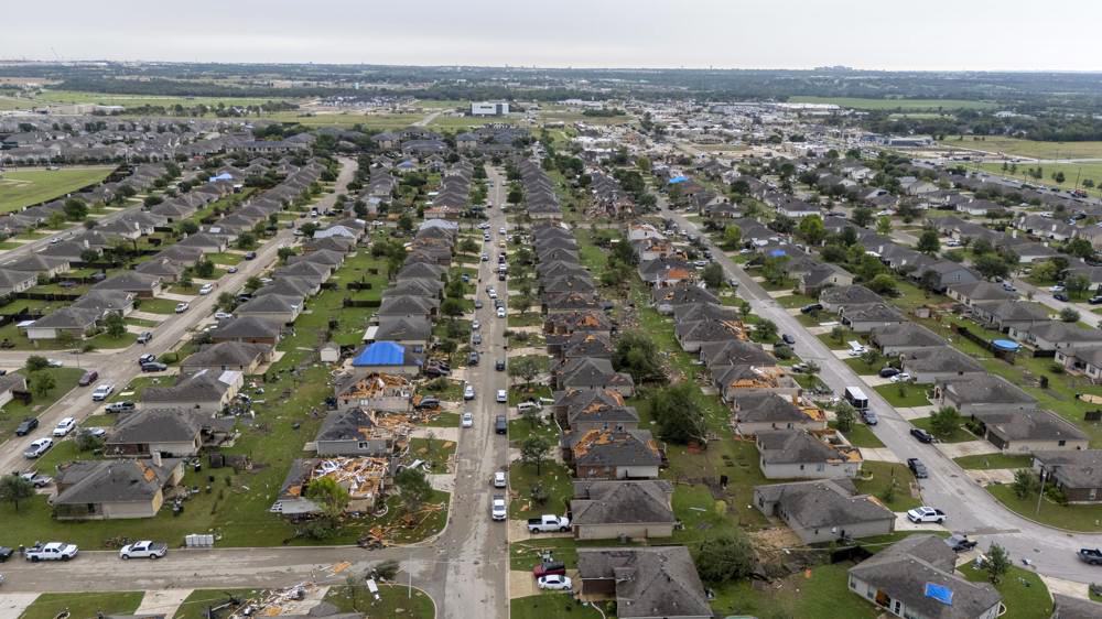 Casi medio millón de personas siguen sin luz en Texas (EE.UU.) tras fuertes lluvias