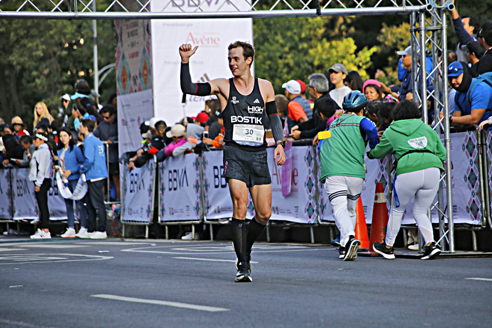 Correr 1.6 km en menos de 4 minutos podría ser la clave para una vida larga y saludable