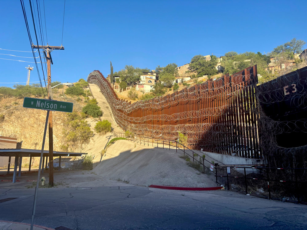 División entre las autoridades fronterizas de Arizona por orden que restringe el asilo