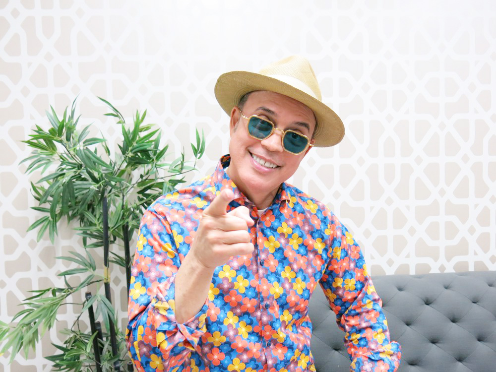 Alexis Valdés afirma que reír y bailar son “actos de liberación” necesarios en la vida