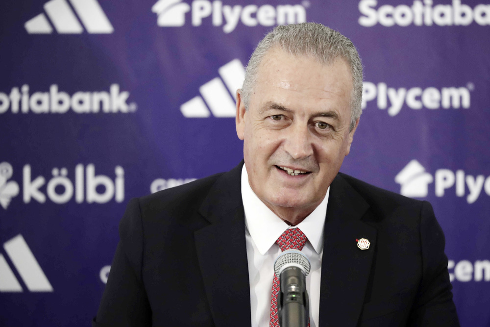 Alfaro busca la "identidad" de Costa Rica y espera un San Cristóbal ordenado en defensa