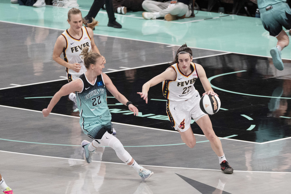 Caitlin Clark vence a Angel Reese y las New York Liberty se vengan de Las Vegas Aces