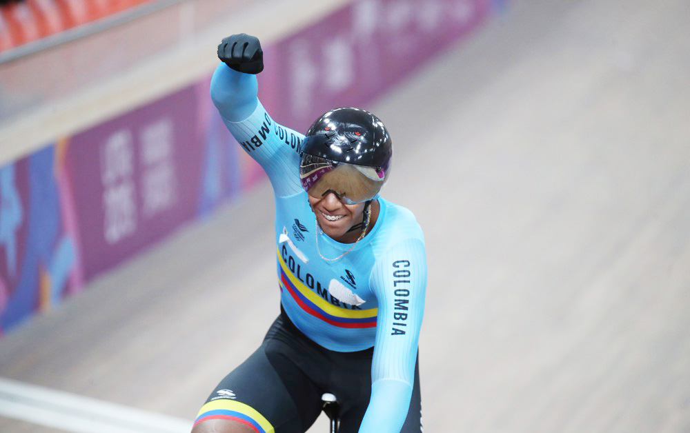 La atleta Denis Ruiz y el ciclista Kevin Quintero, abanderados de Colombia en París 2024