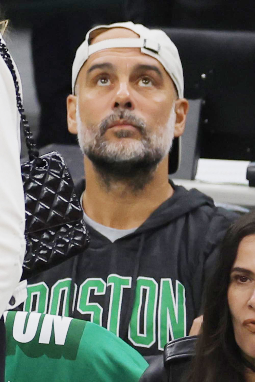 Guardiola disfruta en Boston del primer partido de las Finales de la NBA