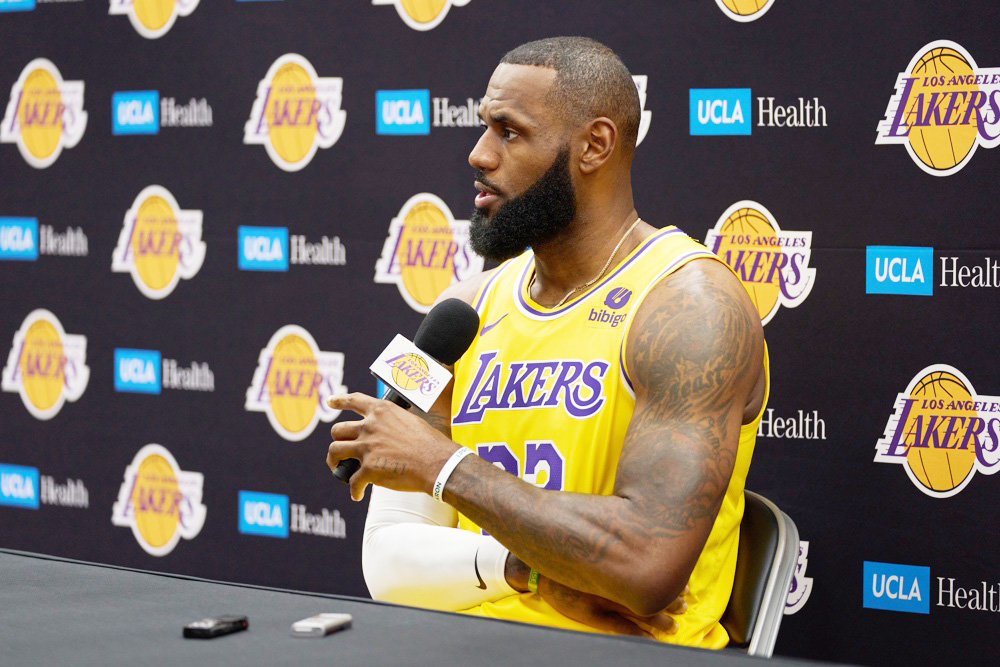 LeBron James y Michael Jordan se inclinan ante el legado de Jerry West