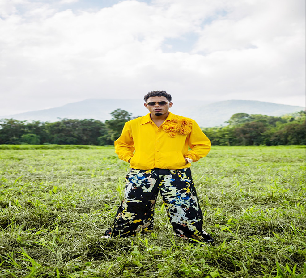 MYKE TOWERS  recibe tres nominaciones en los Premios Juventud 2024