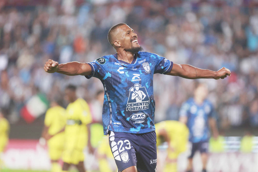 Hinchas del Pachuca bajan su pasión por Salomón Rondón, rival de México en Copa América