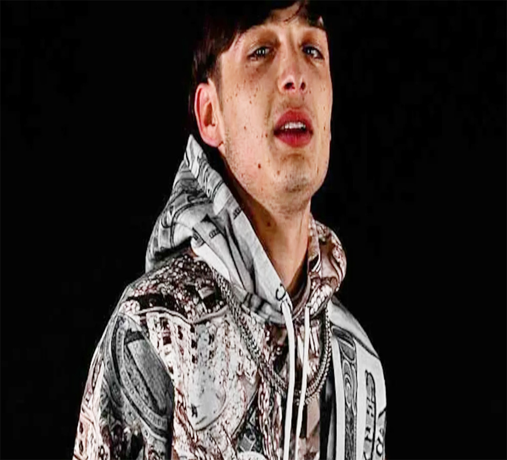 Peso Pluma es hospitalizado de emergencia tras lesionarse en Nueva York