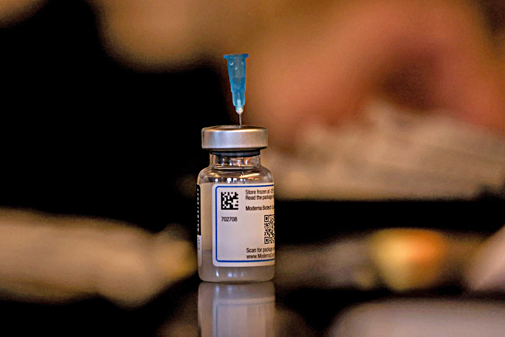 Moderna dice que su vacuna combinada contra gripe y covid es más efectiva que separadas