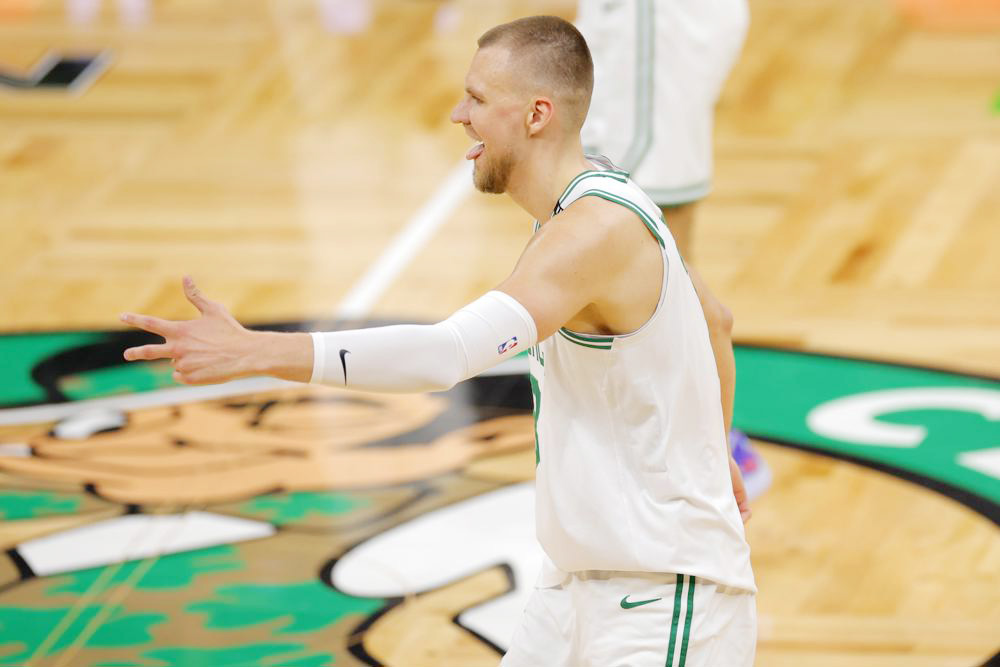 Porzingis vuelve a lo grande con Celtics y agradece el apoyo "alucinante" de los fans