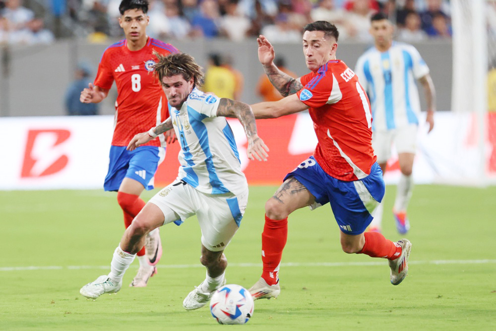 Rodrigo de Paul siente que los rivales cambiaron su estilo para enfrentar a Argentina