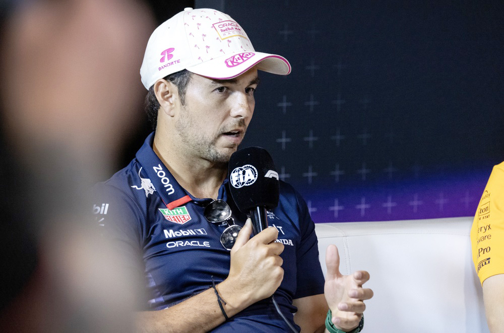El mexicano Sergio Pérez renueva hasta 2026 con el equipo Red Bull