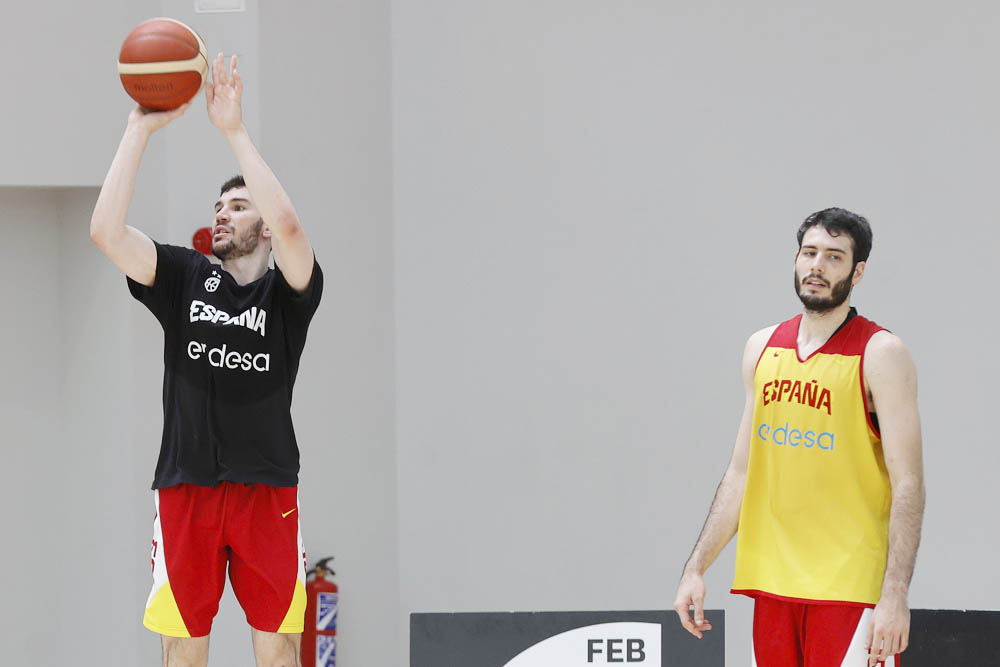 Scariolo confirma una lesión de Abrines: “No sabremos si podrá jugar el Preolímpico”