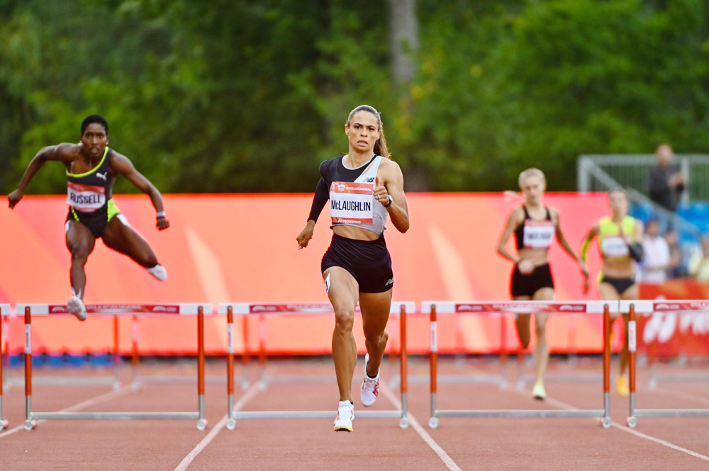 Sydney McLaughlin, dominante en los 400 metros vallas