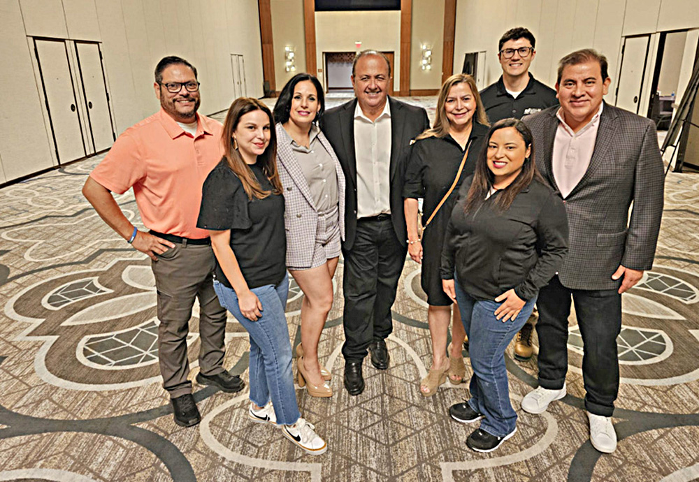 Oficina de Comunicaciones de McAllen galardonada en Ceremonia Estatal de Premios de la Industria