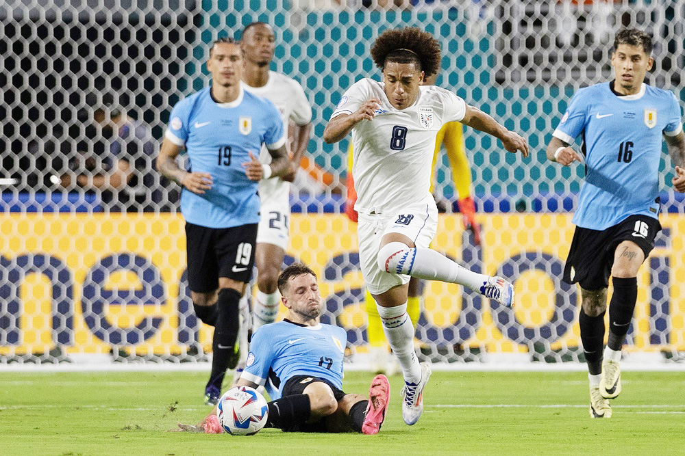 Thomas Christiansen: “Tuvimos demasiado respeto a Uruguay en el primer tiempo”