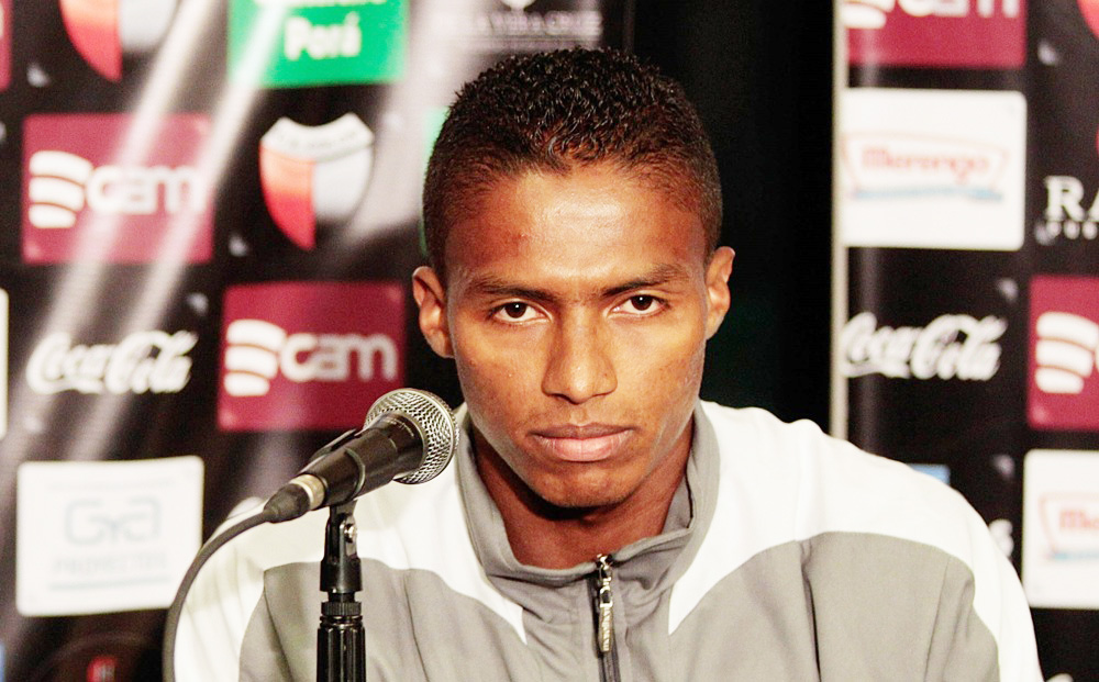 Antonio Valencia dice no ser xenófobo por criticar que “extranjero” sea capitán de Ecuador
