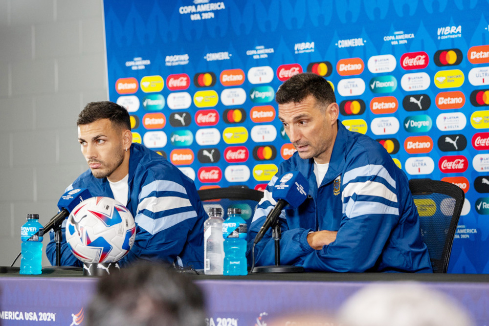 Todo vendido y césped nuevo para el partido inaugural