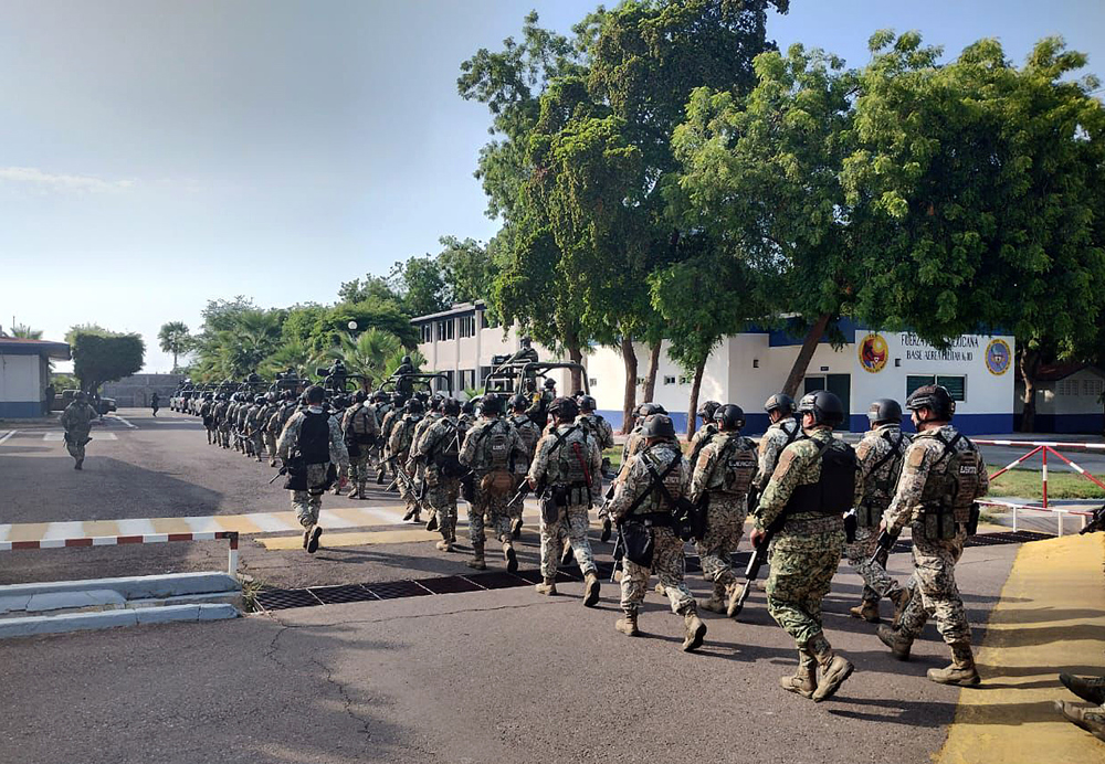 México despliega 200 militares en Sinaloa para reforzar seguridad tras detención del Mayo